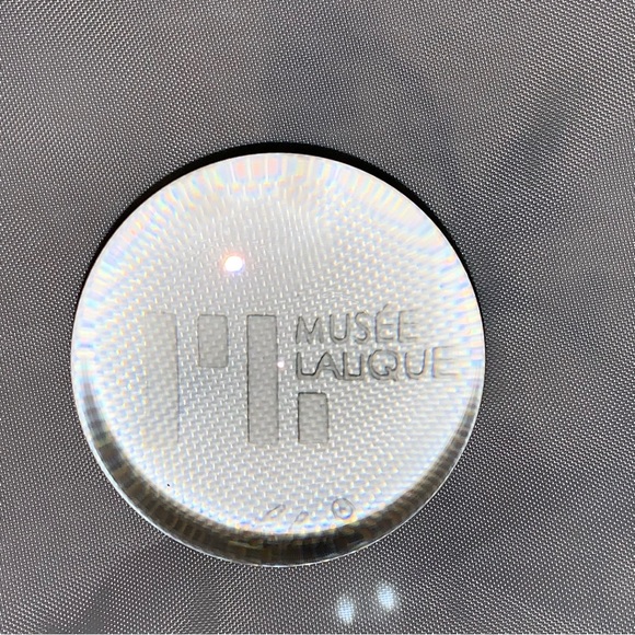 LALIQUE souvenire optic dome PAPERWEIGHT Musée Lalique